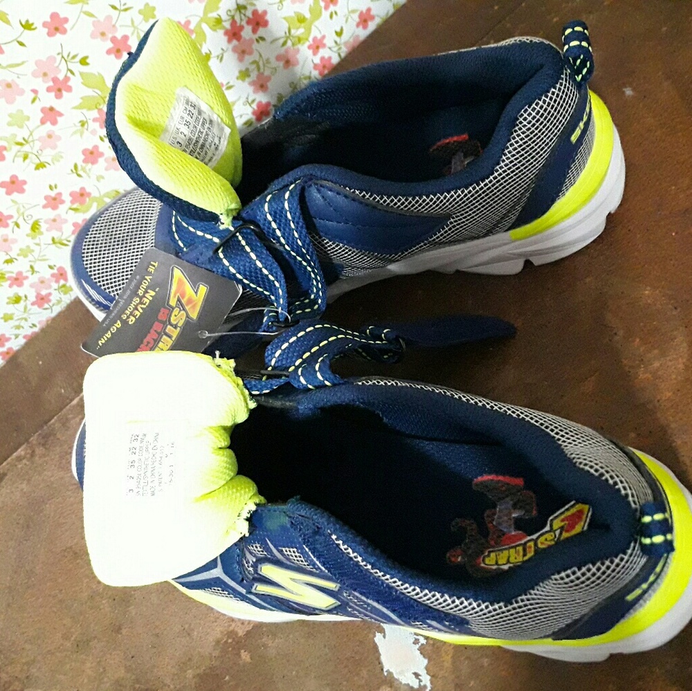 Sketches shoes